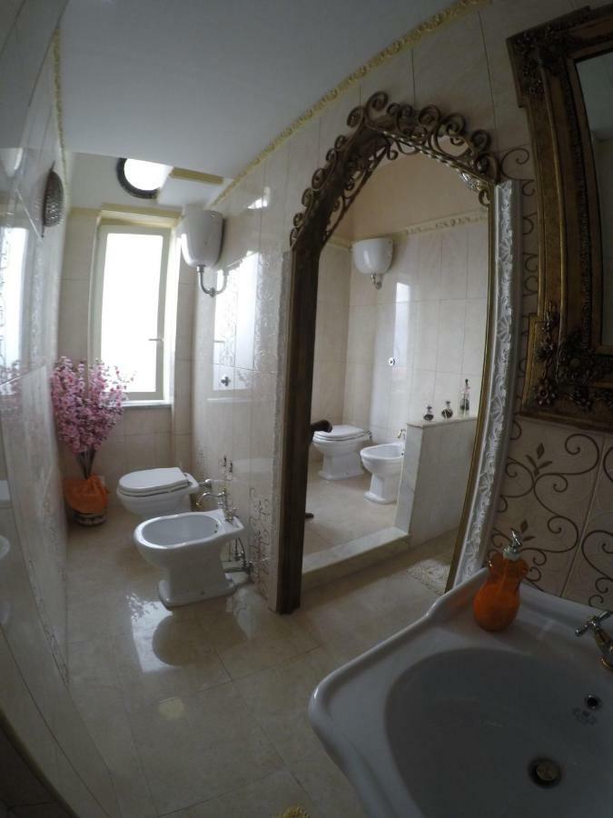 B&B Goldmund Napoli Eksteriør bilde