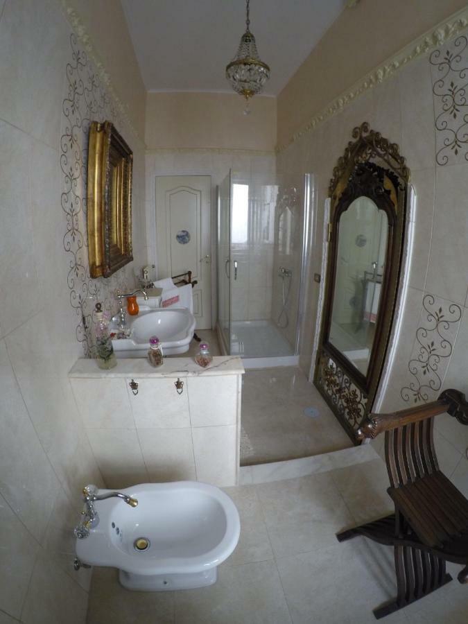 B&B Goldmund Napoli Eksteriør bilde